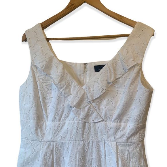 Tahari Arthur S Levine White Cotton Eyelet Sheath Dress Size 8 - Picture 3 of 13